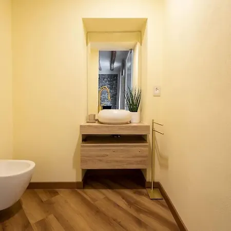 Casa Regina Margherita - Lussuoso Vista Con Parcheggio E Aria Condizionata Carate Urio