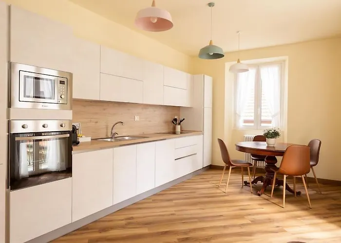 Casa Regina Margherita - Lussuoso Vista Con Parcheggio E Aria Condizionata Carate Urio